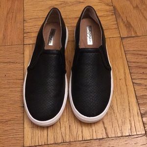 NEVER WORN halogen slip on sneaker